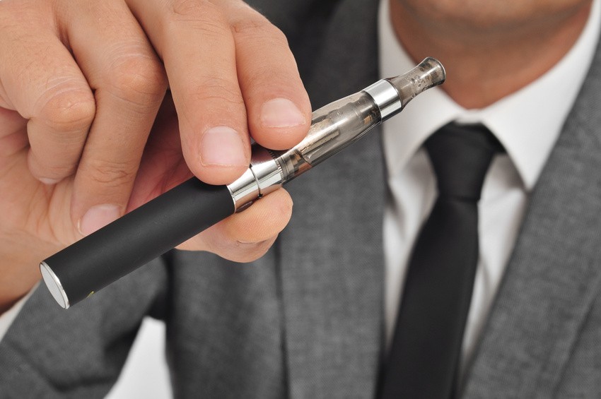 Les e-cigarettes fortes en nicotine bientôt vendues en pharmacie ?