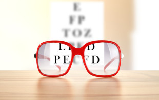 Des lunettes à la pharmacie ?