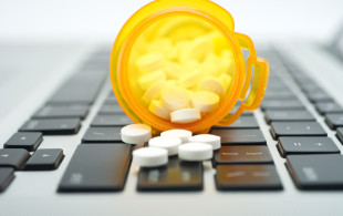 Une pharmacie en ligne interdite de livraison à domicile