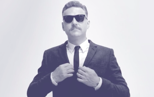 Haut les moustaches !