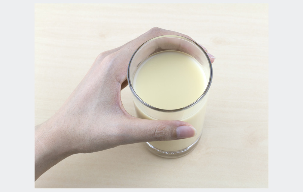 L’idée reçue : « les tâches blanches sur les ongles indiquent une carence en calcium »