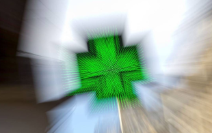 Préparateur en pharmacie : un métier à risque ?