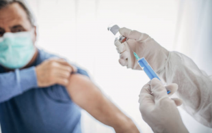 La HAS appelle à reprendre la vaccination en urgence