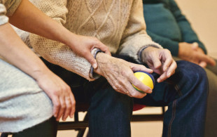 Une nouvelle campagne pour accompagner les seniors durant la crise sanitaire